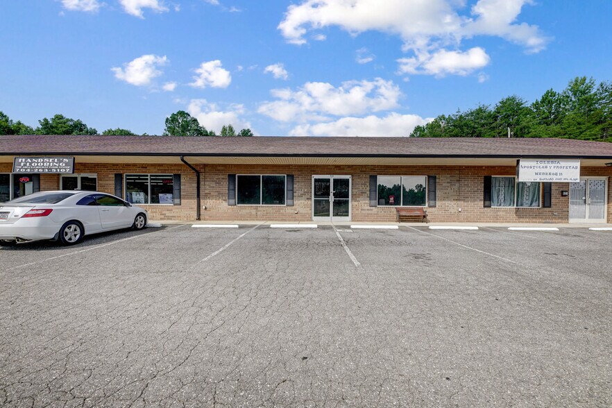 More Photos Of 524-528 NC 27 Hwy S, Stanley Freestanding For Lease