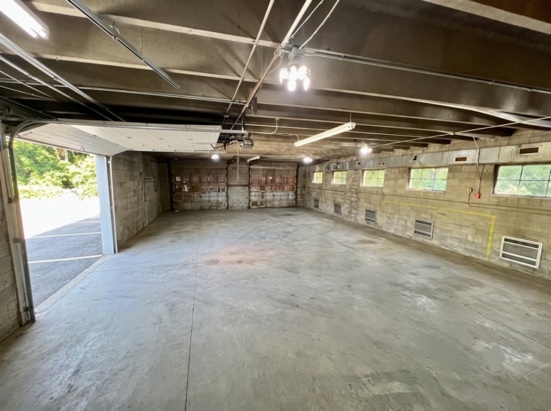 More Photos Of 54 Bridge St, White River Junction General Retail For Lease