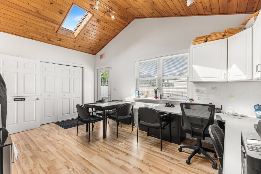 More Photos Of 2417 Bridge Ave, Point Pleasant Office For Sale