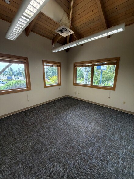 More Photos Of 1038 Northwest Blvd, Coeur d'Alene Office For Sale