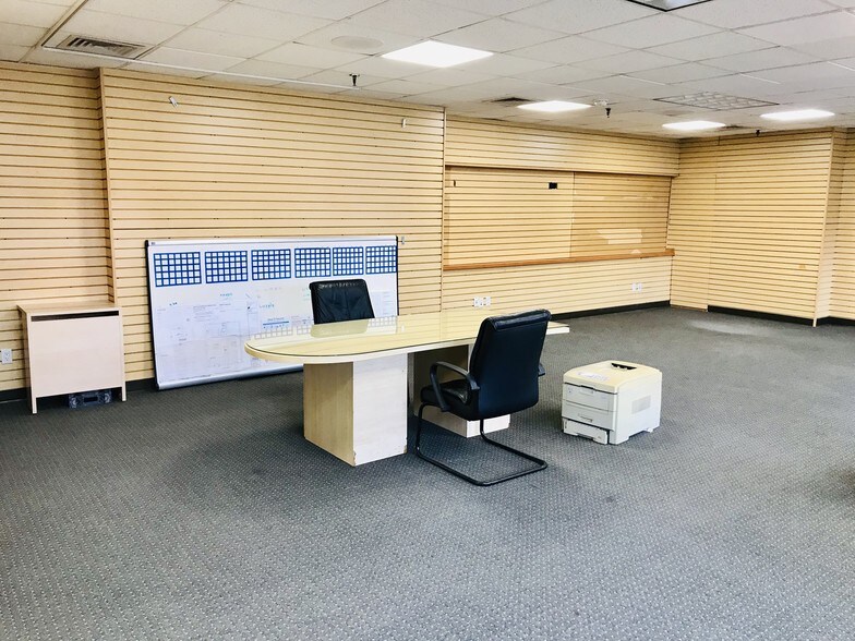 More Photos Of 4532 162nd St, Flushing Warehouse For Lease