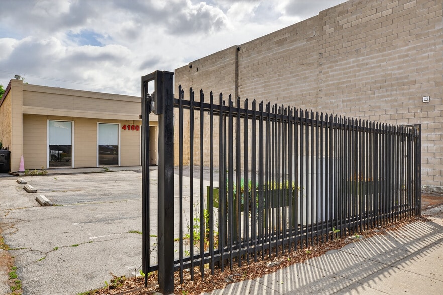 More Photos Of 4160 Verdugo Rd, Los Angeles Office For Sale