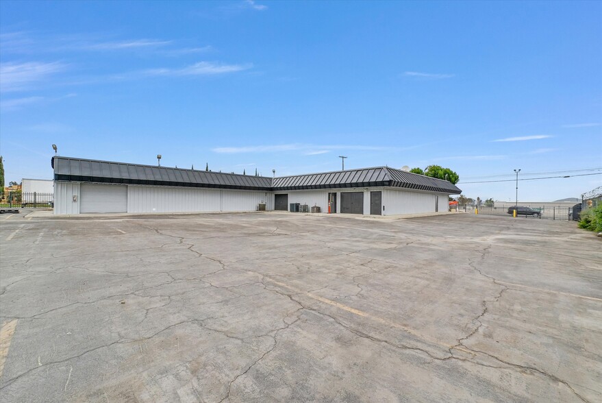 More Photos Of 15384 Arrow Blvd, Fontana Office For Lease