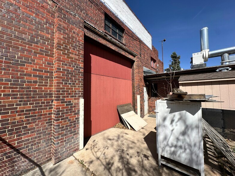 More Photos Of 5095 Colorado Blvd, Denver Warehouse For Lease