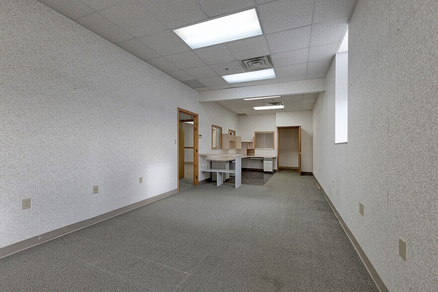More Photos Of 911 Ligonier St, Latrobe Medical For Sale