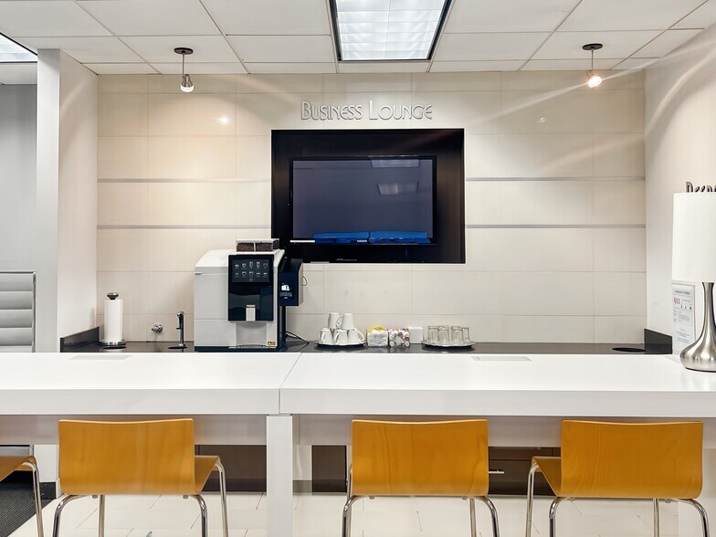 More Photos Of 2033 Gateway Pl, San Jose Coworking Space