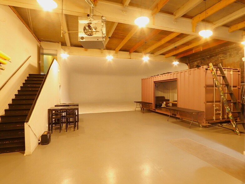 More Photos Of 2831 E Grand Blvd, Detroit Warehouse For Sale