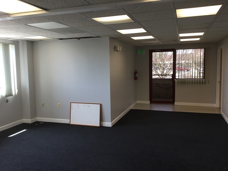 More Photos Of 4500 Black Rock Rd, Hampstead Office For Lease