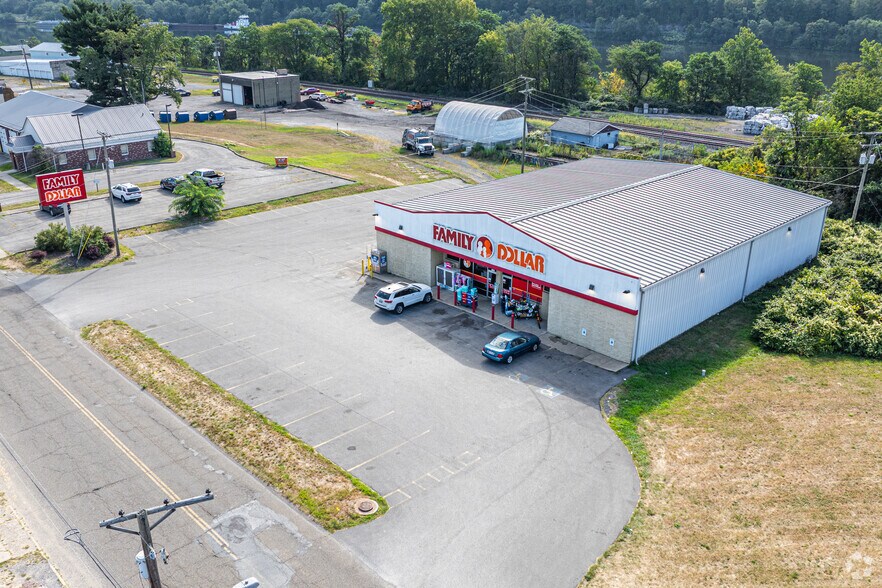 More Photos Of 1230 Main St, Wellsville Freestanding For Sale