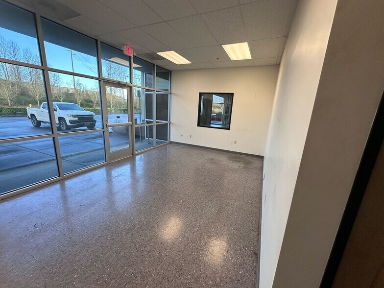 More Photos Of 14816 SW Century Dr, Sherwood Warehouse For Lease