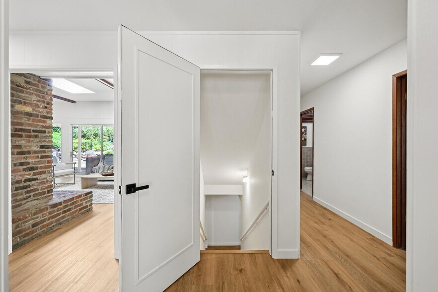 More Photos Of 135 Spring Grove Ave, San Rafael Multifamily For Sale