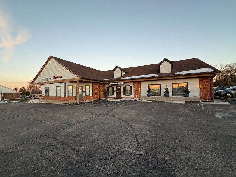 More Photos Of 264 N Main St, Centerville Storefront Retail Office For Lease