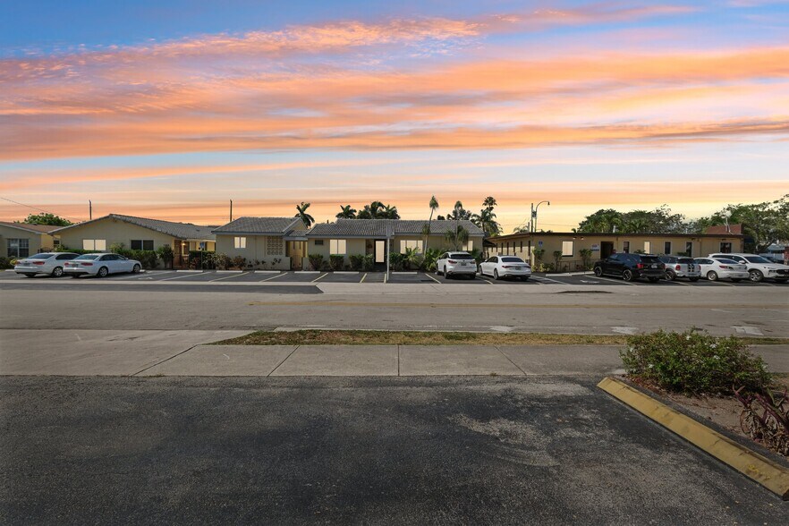 More Photos Of 1201 S Federal Hwy, Hollywood Hotel For Sale