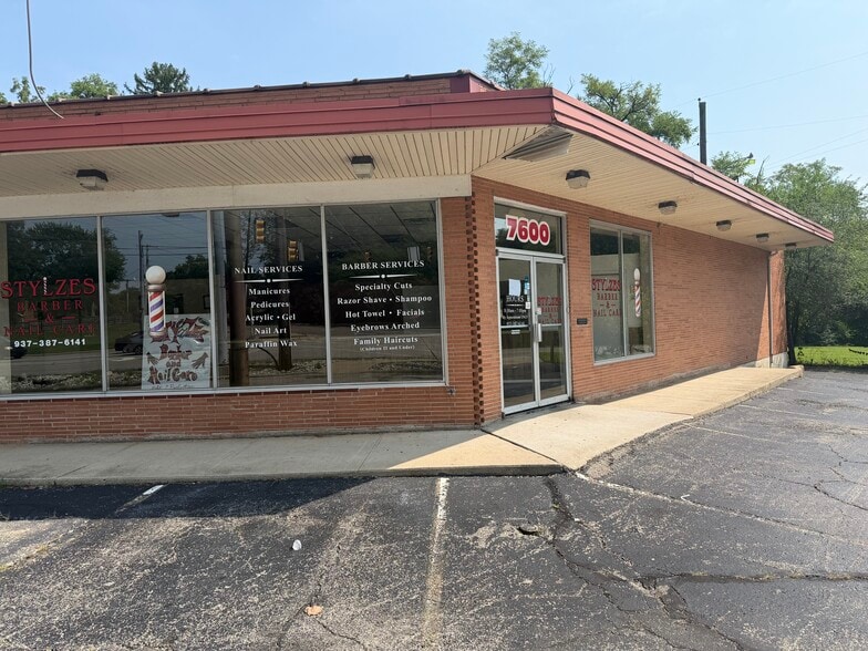 More Photos Of 7600-7602 N Main St, Dayton Freestanding For Sale