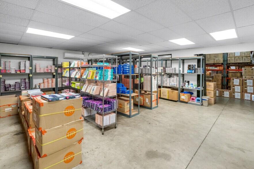 More Photos Of 18732 Corby Ave, Artesia Warehouse For Lease