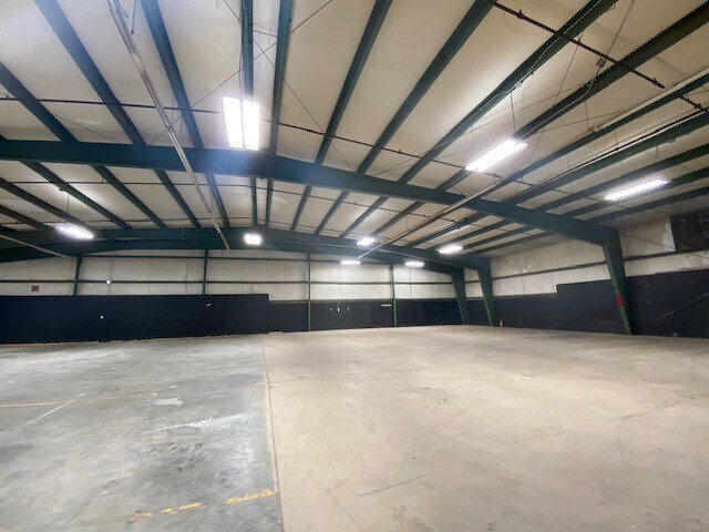 More Photos Of 100 Aiken St, Cartersville Manufacturing For Lease