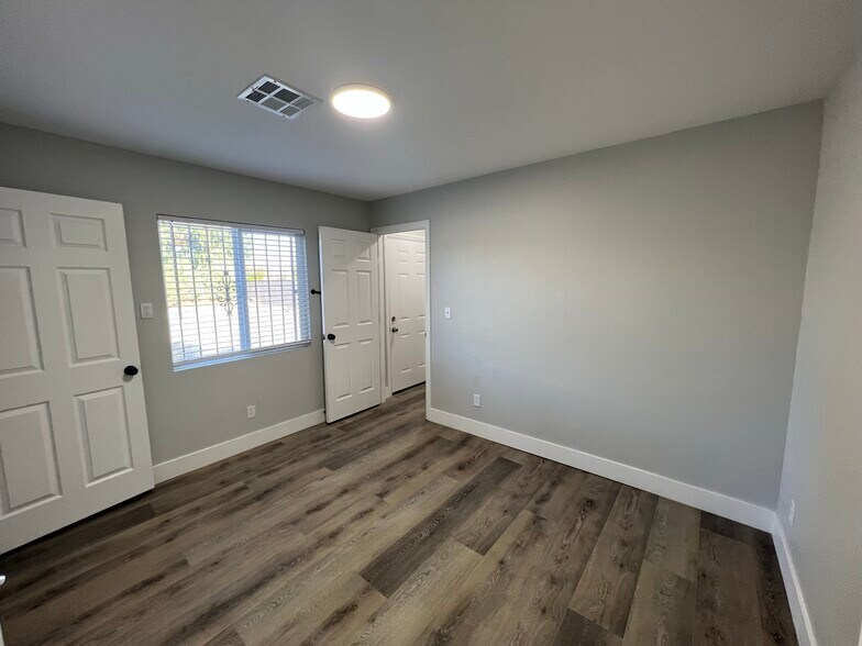 More Photos Of 3662 Park St, Las Vegas Industrial For Sale