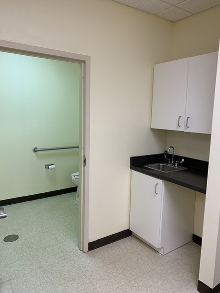 More Photos Of 203 Oakside Ln, Canton Medical For Sale