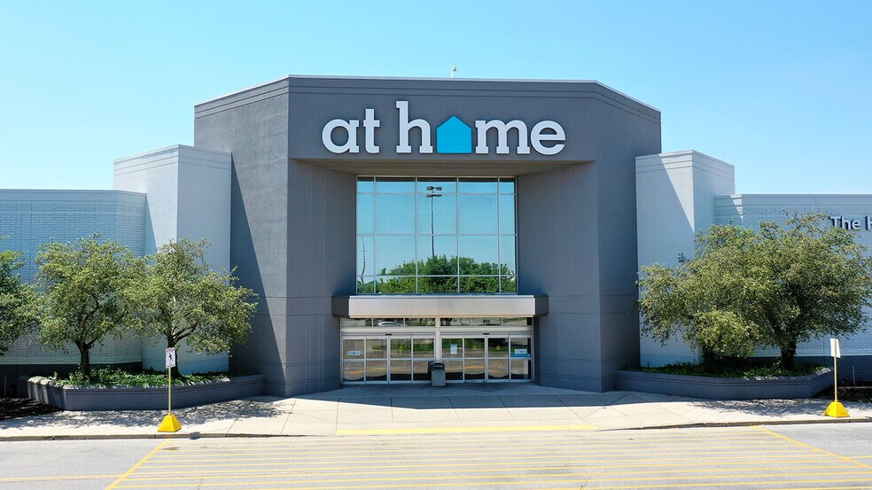More Photos Of 6226 W Manchester Mall, York Unknown For Lease