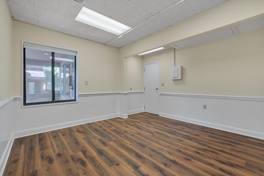 More Photos Of 1904 Front St, Durham Medical For Lease