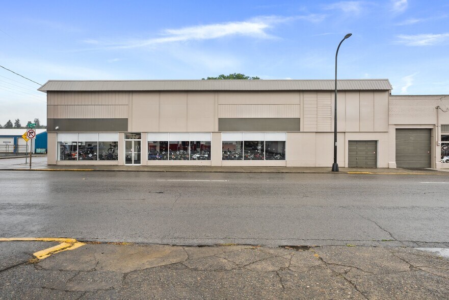 More Photos Of 300 S Tower Ave, Centralia Storefront Retail Office For Sale