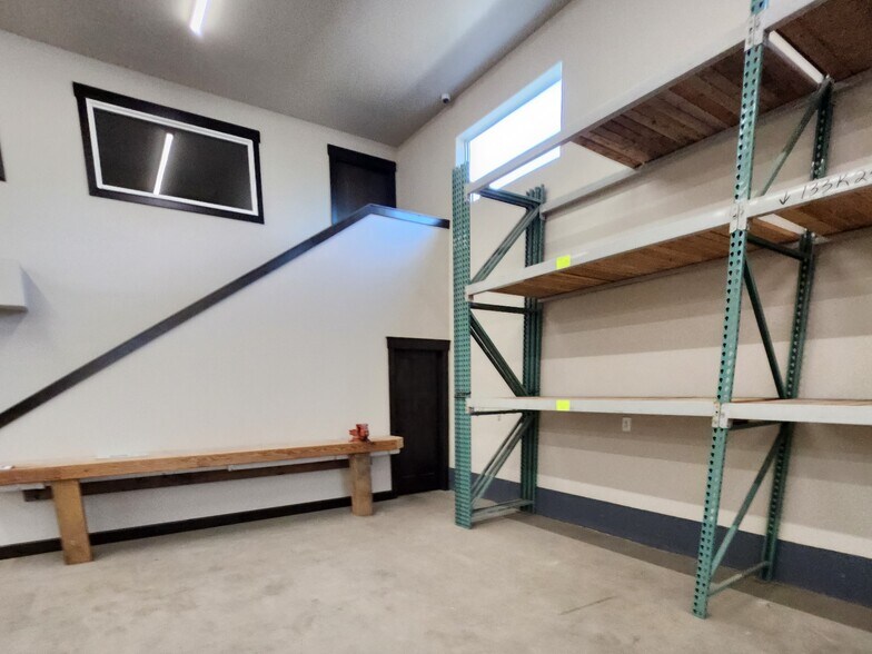 More Photos Of 10157 N Taryne St, Hayden Warehouse For Lease