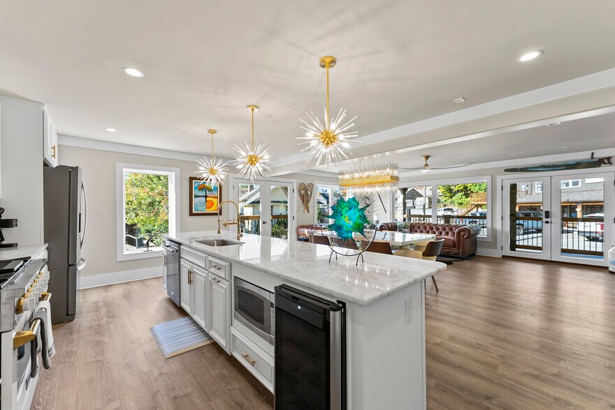 More Photos Of 870 Main St, Blowing Rock Restaurant For Sale