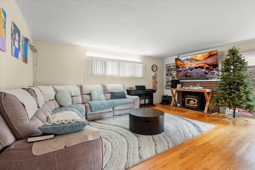 More Photos Of 2735 Byron St, Palo Alto Multifamily For Sale