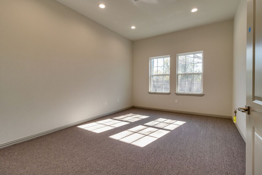 More Photos Of 5802 Watauga Rd, Watauga Medical For Sale