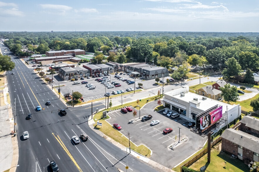More Photos Of 2847 Poplar Ave, Memphis Storefront Retail Office For Lease