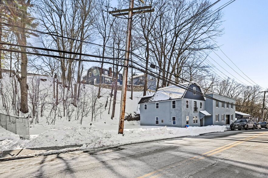 More Photos Of 68 Brook St, Croton On Hudson Showroom For Sale