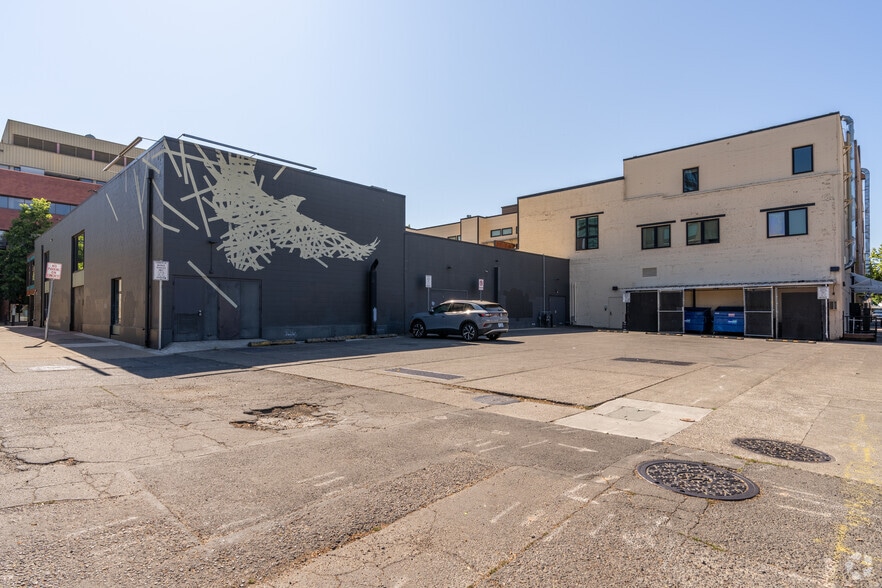 More Photos Of 856-888 Willamette St, Eugene General Retail For Lease