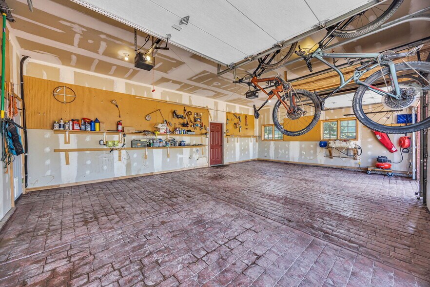 More Photos Of 135 E 200 N, Kanosh Hospitality For Sale