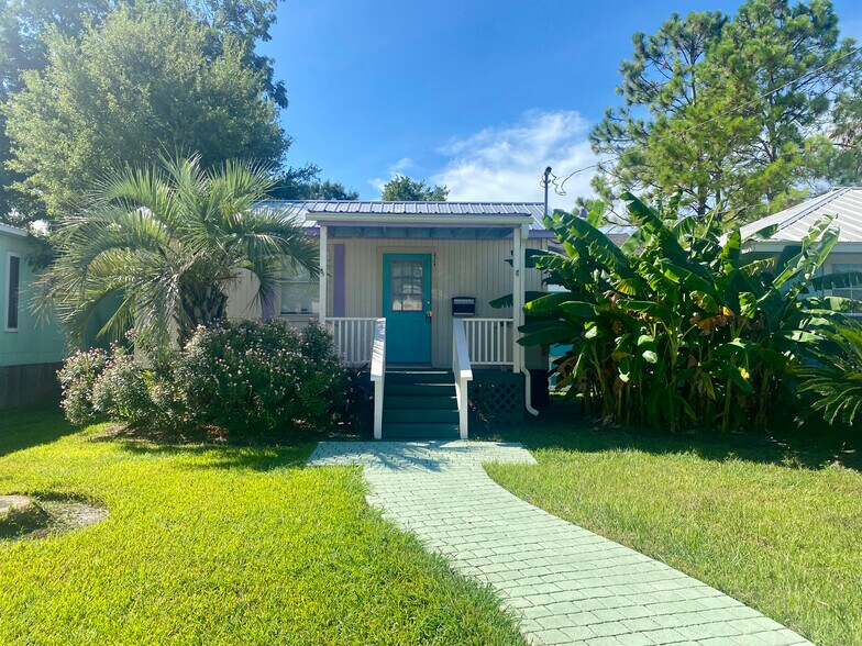 Primary Photo Of 424 Grand Ave, Bacliff Office For Sale