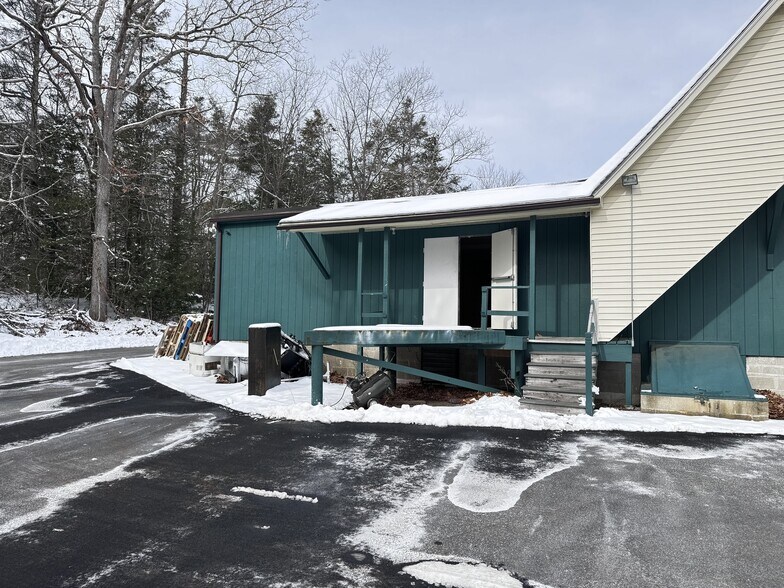 More Photos Of 29-31 Brookfield Rd, Sturbridge Storefront Retail Office For Lease