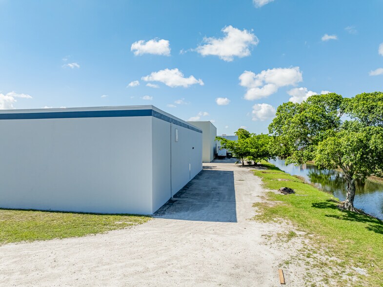 More Photos Of 6630 NW 16th Ter, Fort Lauderdale Warehouse For Sale