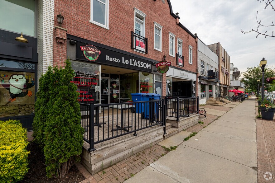 More Photos Of 337-341 De L’Ange-Gardien, L'assomption Storefront Retail Residential For Sale