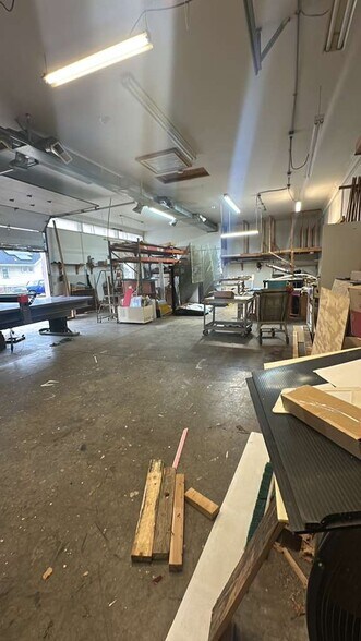 More Photos Of 400 Magnolia St, Beverly Warehouse For Sale