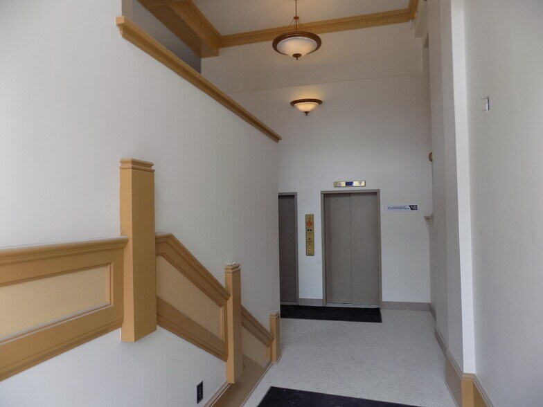 More Photos Of 1324 Chapline St, Wheeling Office For Lease