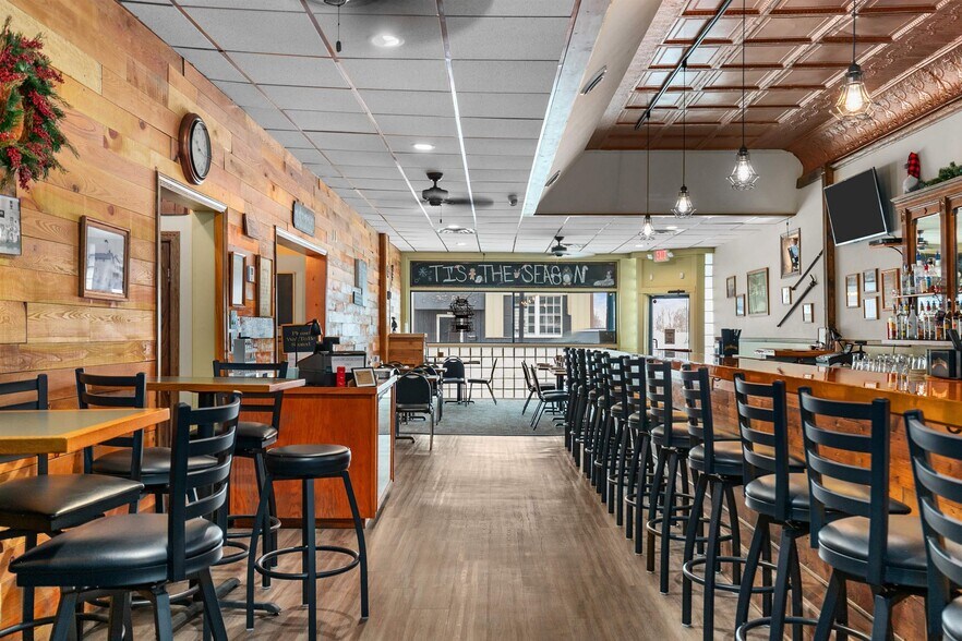 More Photos Of 1027 S Main St, Oshkosh Restaurant For Sale