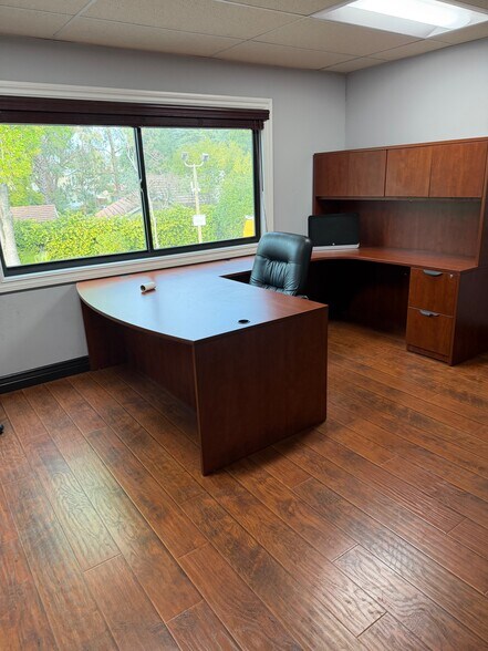 More Photos Of 23291 Ventura Blvd, Woodland Hills Loft Creative Space For Lease