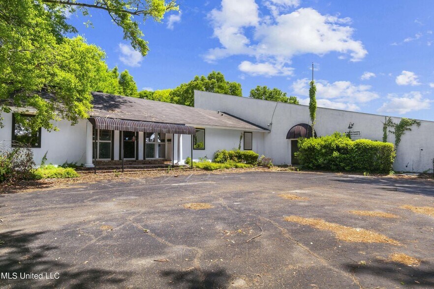 More Photos Of 916 Foley St, Jackson Industrial For Sale