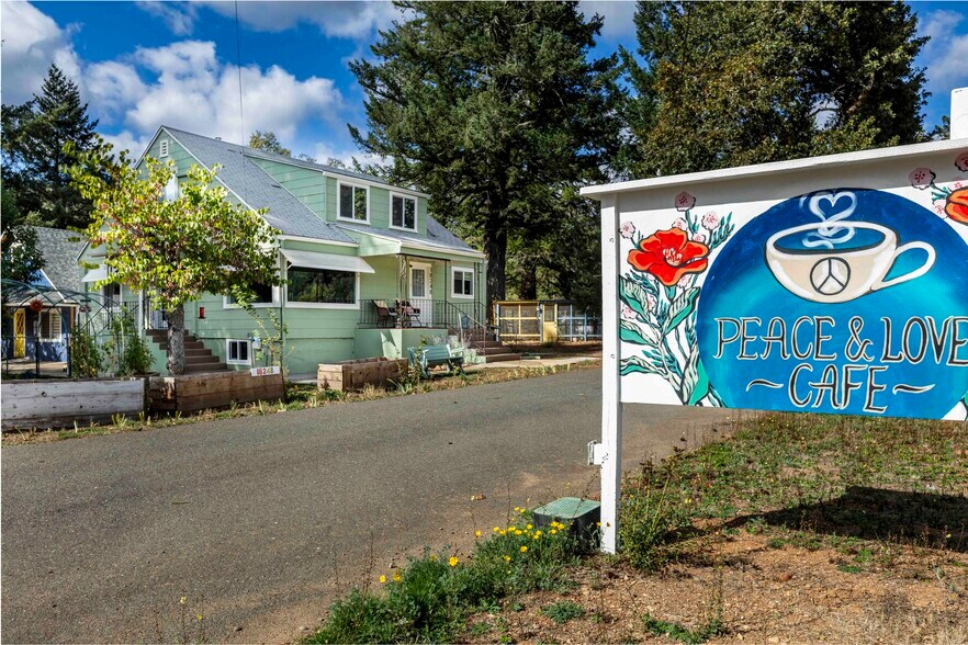 Primary Photo Of 18248 Redwood Hwy, Selma Apartments For Sale