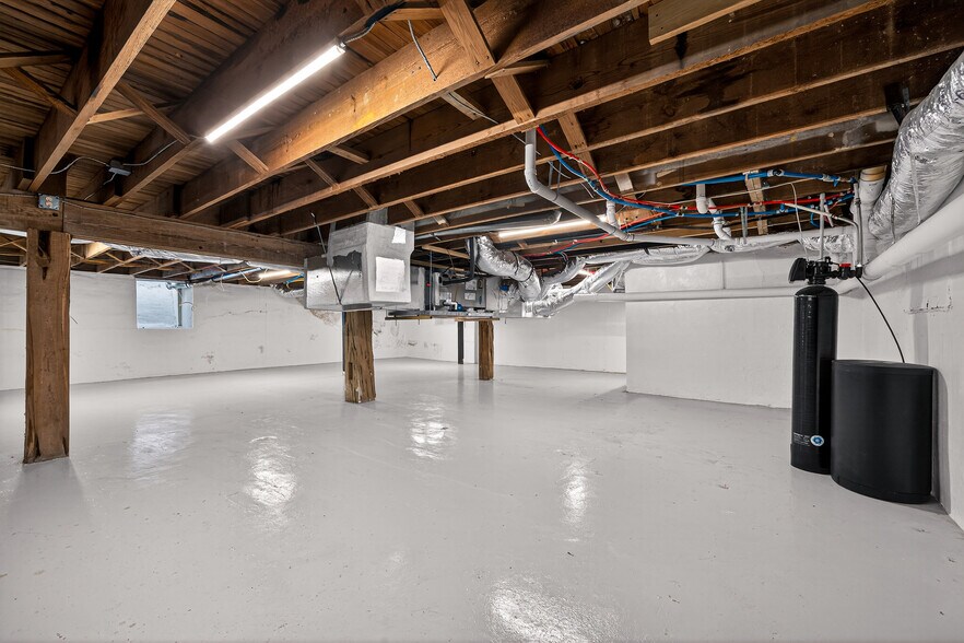 More Photos Of 614 High St, Comfort Storefront Retail Residential For Sale
