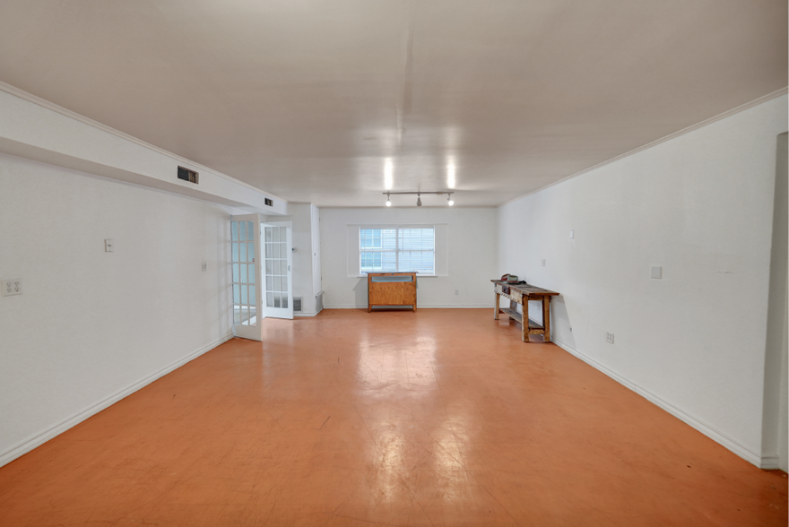 More Photos Of 1509 N Big Spring St, Midland Loft Creative Space For Sale