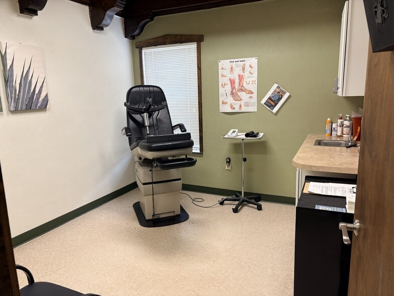 More Photos Of 1213 Gusdorf Rd, Taos Office For Sale
