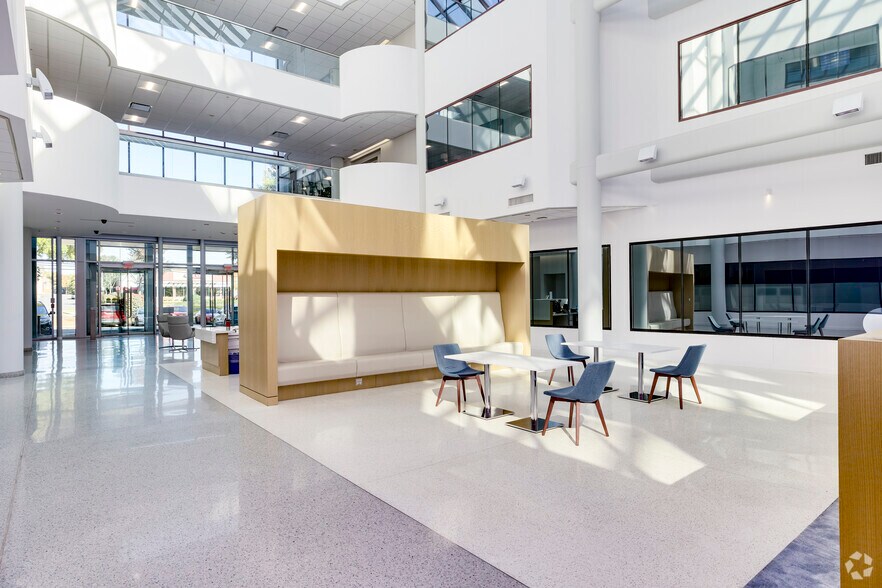 More Photos Of 381 Elden St, Herndon Office For Lease