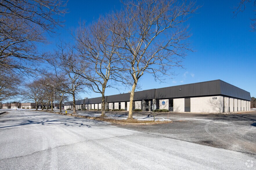 More Photos Of 170 Wilbur Pl, Bohemia Warehouse For Lease