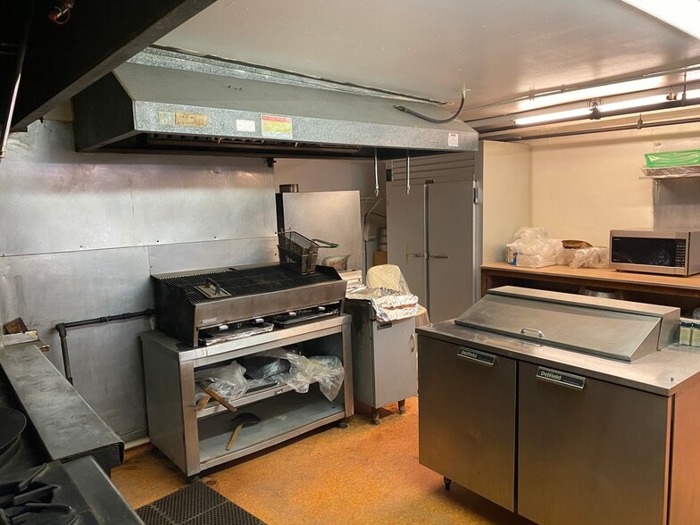 More Photos Of 621 S Brawley Ave, Brawley Restaurant For Sale
