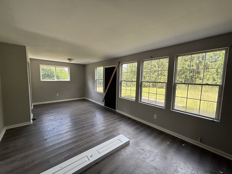 More Photos Of 15488 Mount Calvert Rd, Upper Marlboro Apartments For Sale